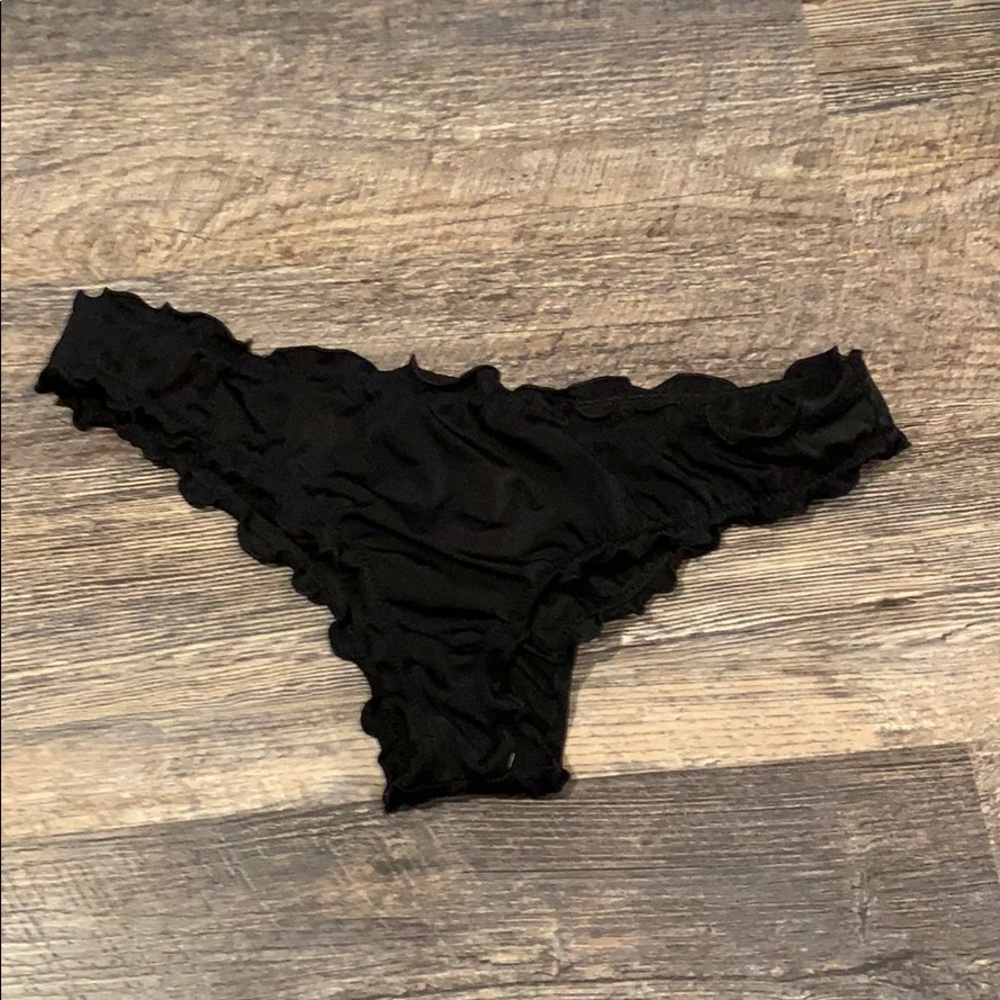 Cheeky bikini bottoms
